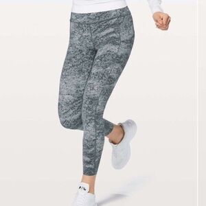 Lululemon Size 4 Fast & Free 7/8 Tight II Nulux 25" Area Ice Grey